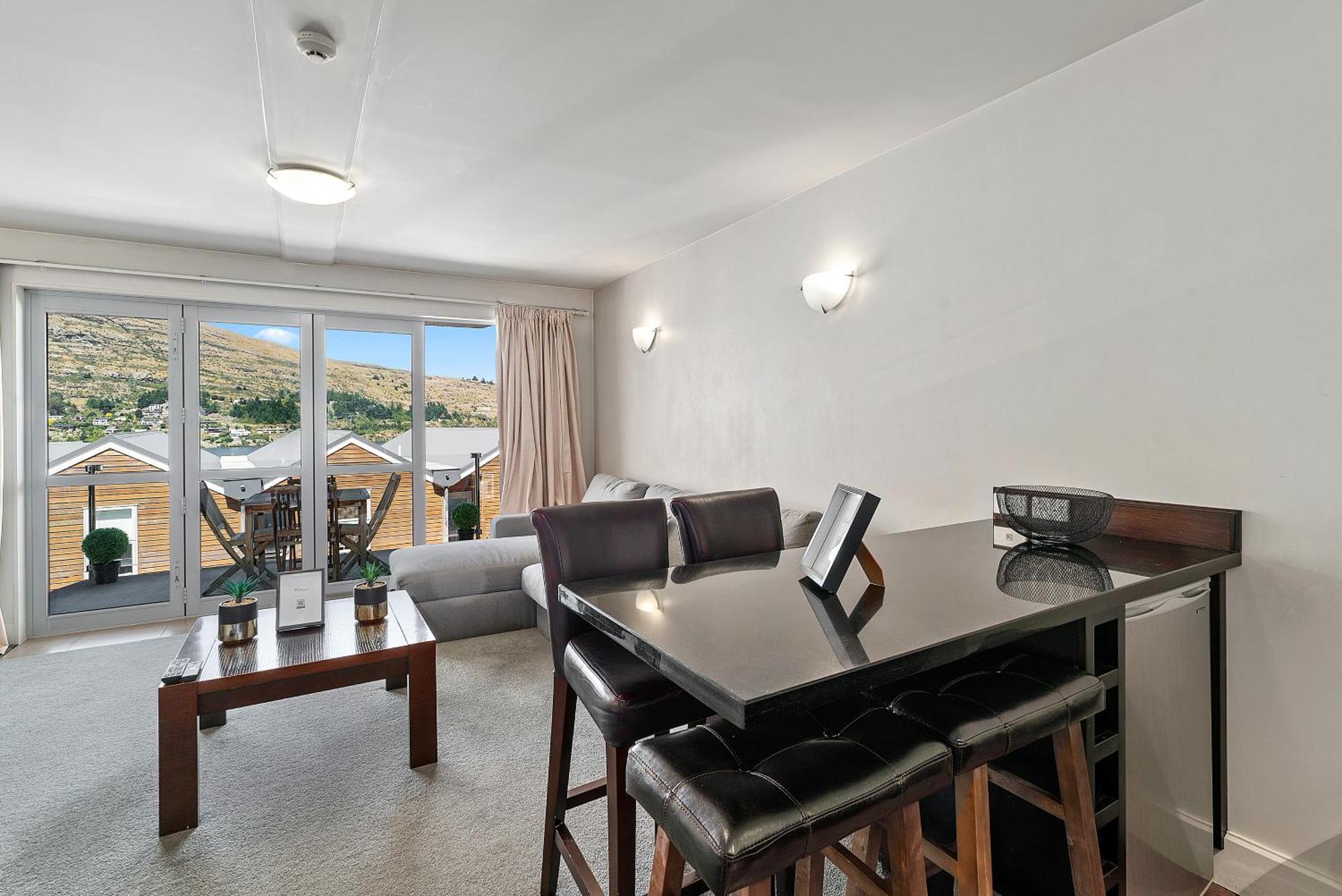 Lakeside Living - Modern 2-Bedroom Apartment Квинстаун Экстерьер фото